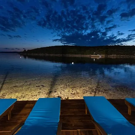 Otus Zadarvillas Pasman