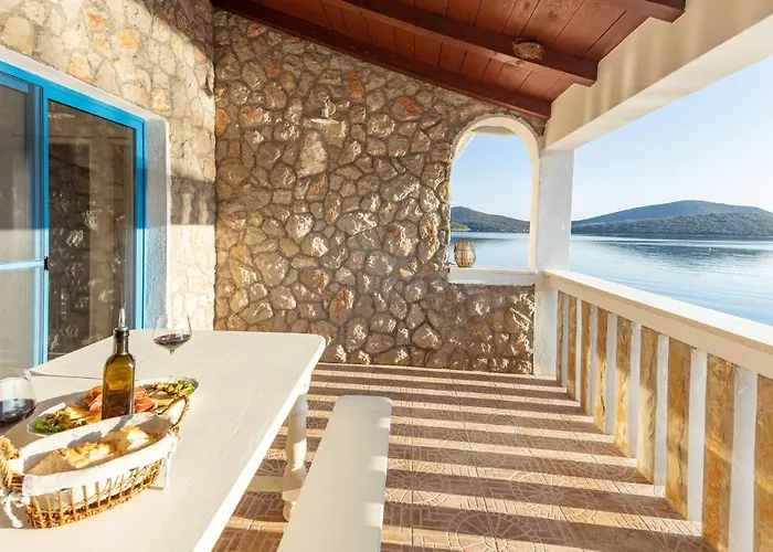 Otus Zadarvillas Пашман